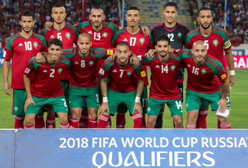 Die marokkanische Mannschaft während des Fußballspiels der Gruppe C der FIFA Fussball-Weltmeisterschaft 2018 zwischen Marokko und Gabun am 7. Oktober 2017 im Mohammed V Stadion in Casablanca. / AFP PHOTO / FADEL SENNA