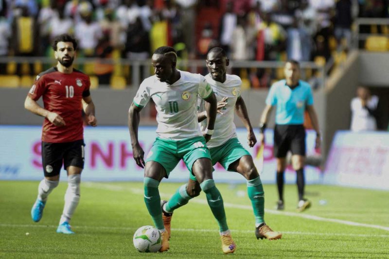 Senegals Sadio Mane (C) während des Qualifikationsspiels zur Fußballweltmeisterschaft 2022 zwischen Senegal und Ägypten im Me Abdoulaye Wade-Stadion in Diamniadio am 29. März 2022. (Foto: SEYLLOU / AFP)